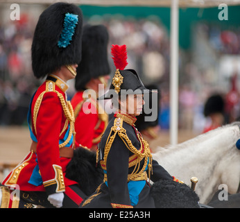 Mitglieder der königlichen Familie bei der Königin Birthday Parade Trooping die Farbe Stockfoto