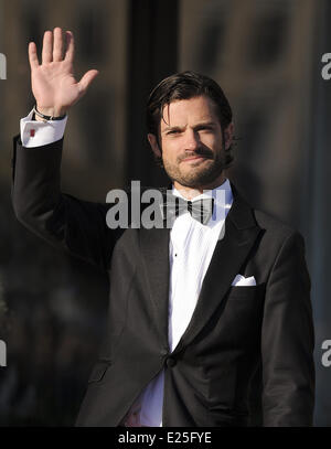 Gala-Dinner vor der Hochzeit der schwedischen Prinzessin Madeleine und Chris O'Neill Samstag (13 Jun 08) - Ankünfte Featuring: Prinz Carl Philip von Schweden wo: Stockholm, Schweden: 7. Juni 2013 Stockfoto