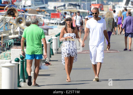 Tony Parker und seine Freundin, Axelle Francine verbringen Sie einen Urlaub in Saint Tropez Featuring: Tony Parker, Axelle Francine Where: Saint-Tropez, Frankreich bei: 20. August 2013 Stockfoto