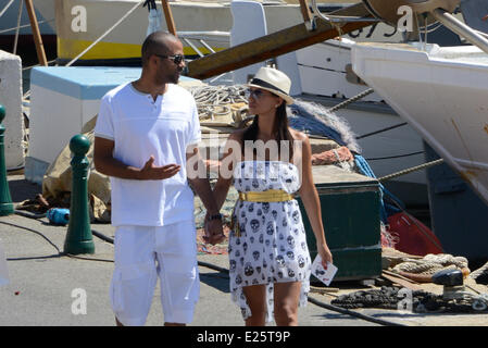 Tony Parker und seine Freundin, Axelle Francine verbringen Sie einen Urlaub in Saint Tropez Featuring: Tony Parker, Axelle Francine Where: Saint-Tropez, Frankreich bei: 20. August 2013 Stockfoto