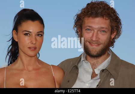 Monica Bellucci und Vincent Cassel getrennt nach 14 Jahren Ehe einvernehmlich Featuring: Monica Bellucci, Vincent Cassel wo: Frankreich bei: 24. Mai 2002 Stockfoto