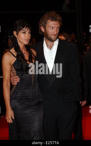 Monica Bellucci und Vincent Cassel getrennt nach 14 Jahren Ehe einvernehmlich Featuring: Monica Bellucci, Vincent Cassel bei: 25. Mai 2002 Stockfoto