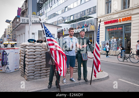 Checkpoint Charlie Grenzübergang Berlin Deutschland Stockfoto