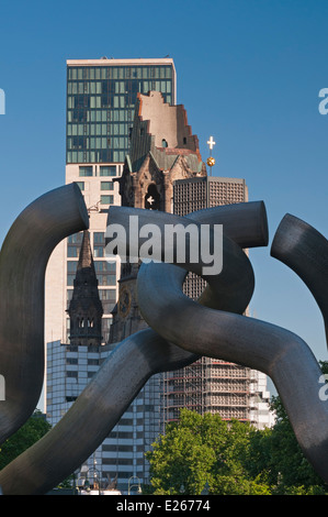 Kaiser-Wilhelm-Church und Berliner Skulptur in der Nähe Kurfürstendamm Berlin Deutschland Stockfoto