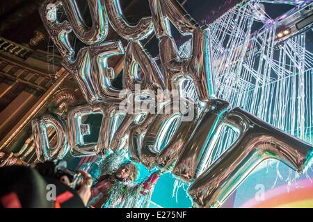 Detroit, Michigan, USA. 13. Juni 2014. WAYNE COYNE von THE FLAMING LIPS, die Durchführung auf der Sommertour 2014 an The Fillmore in Detroit, MI am 12. Juni 2014 © Marc Nader/ZUMA Wire/ZUMAPRESS.com/Alamy Live News Stockfoto