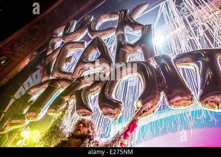 Detroit, Michigan, USA. 13. Juni 2014. WAYNE COYNE von THE FLAMING LIPS, die Durchführung auf der Sommertour 2014 an The Fillmore in Detroit, MI am 12. Juni 2014 © Marc Nader/ZUMA Wire/ZUMAPRESS.com/Alamy Live News Stockfoto