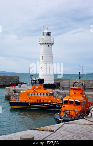 Donaghadee moderne RNLI Trent Klasse Rettungsboot RNLB sächsischen und Henry Heys Duckworth Stockfoto