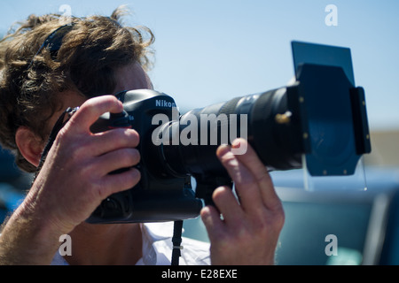 Ein Fotograf Fotos mit ein abgestuftes Graufilter. Stockfoto