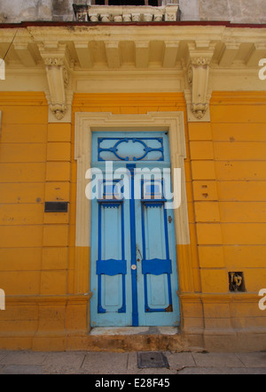 Detail der bunten Fassade in Alt-Havanna Gebäude Eingang Stockfoto