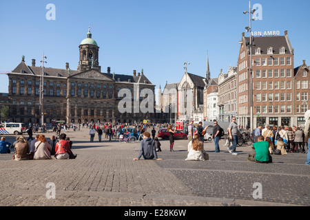 Königspalast und Nieuwe Kerk Kirche, Dam Square, Amsterdam, Provinz Nordholland, Niederlande Stockfoto