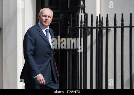 Downing Street, London, UK. 17. Juni 2014. Minister kommen in der Downing Street in London für die wöchentlichen Kabinettssitzung. Im Bild: Iain Duncan Smith - Secretary Of State for Work and Pensions. Stockfoto