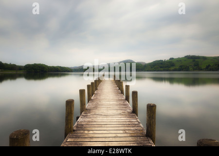 Eine Langzeitbelichtung von einem Steg am Derwent Water, Karte Ref 269 204 Stockfoto