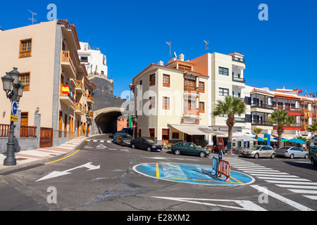Straße in der Nähe von Plaza de La Patrona de Canarias. Candelaria, Teneriffa, Kanarische Inseln, Spanien Stockfoto