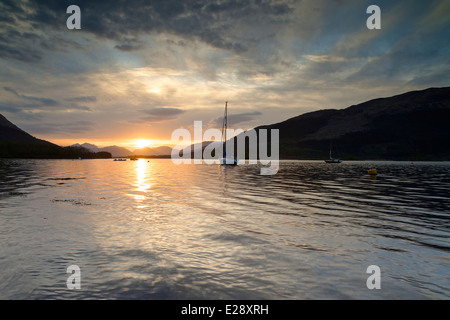 Sonnenuntergang am Loch Leven in der Nähe von Ballachulish Stockfoto
