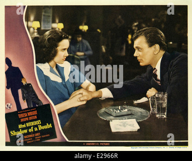 Schatten eines Zweifels - Filmplakat, Lobby Card - Regie: Alfred Hitchcock Stockfoto