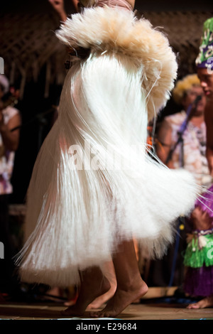 Rarotonga-Insel. Cook Island. Polynesien. Süd-Pazifik. Eine Frau tanzt bewegte ihre Hüften in einem der traditionellen Tänze o Stockfoto