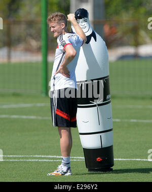 Santo André, Brasilien. 17. Juni 2014. Andre Schuerrle während einer Trainingseinheit der deutschen Fußball-Nationalmannschaft im Trainingscenter in Santo André, Brasilien, 17. Juni 2014. Die FIFA WM 2014 wird vom 12 Juni bis 13. Juli 2014 in Brasilien stattfinden. Foto: Thomas Eisenhuth/Dpa/Alamy Live News Stockfoto