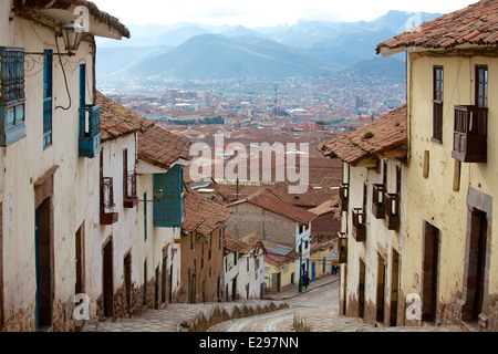 Ein ziemlich Straßenszene in Cusco, Peru, dem alten Sitz des Inka-Reiches hoch in den Anden. Stockfoto