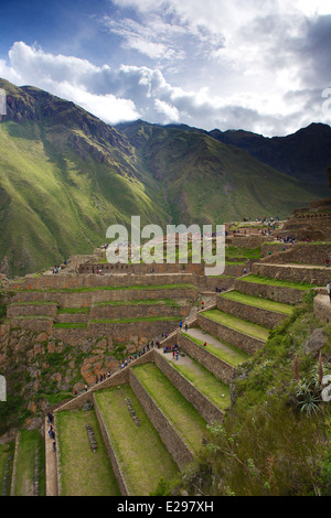 Schöne Inkaruinen Ollantaytambo im Heiligen Tal, Valle Sagrada, in der Nähe von Cusco in Peru, Südamerika Stockfoto