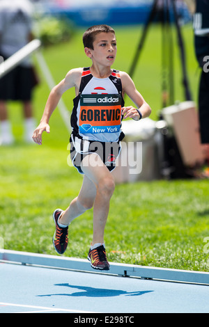 Johan Gorevic (USA) lief ein Sechstklässler aus Roggen, NY die schnellste Meile von einem 10 Jahre alt während des Adidas Grand Prix Stockfoto