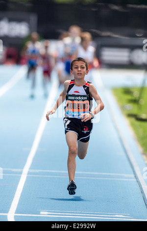 Johan Gorevic (USA) lief ein Sechstklässler aus Roggen, NY die schnellste Meile von einem 10 Jahre alt während des Adidas Grand Prix Stockfoto