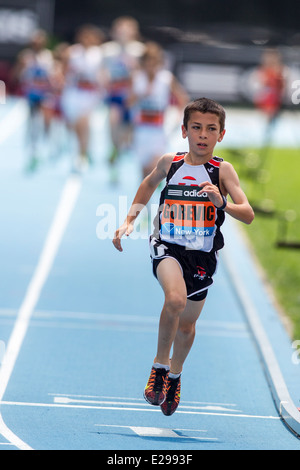 Johan Gorevic (USA) lief ein Sechstklässler aus Roggen, NY die schnellste Meile von einem 10 Jahre alt während des Adidas Grand Prix Stockfoto