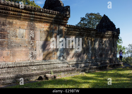 Preah Vihear Tempel ist eine alte Hindu-Tempel, der auf einer 525 Meter hohen Klippe im Dangrek-Gebirge, Kambodscha befindet. Stockfoto