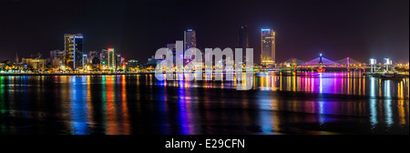 Nachtansicht von Da Nang, Vietnam Stockfoto