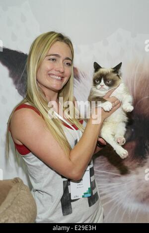 Las Vegas, NV, USA. 17. Juni 2014. Tabby Bundesen, mürrische Katze in Anwesenheit für Las Vegas Licensing Expo 2014 - TUE, Mandalay Bay Resort and Casino, Las Vegas, NV 17. Juni 2014. Bildnachweis: James Atoa/Everett Collection/Alamy Live-Nachrichten Stockfoto