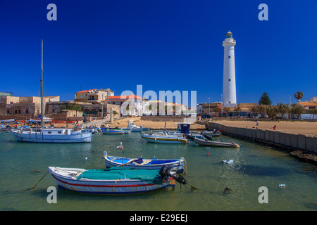 Hafen von Punta Secca Stockfoto