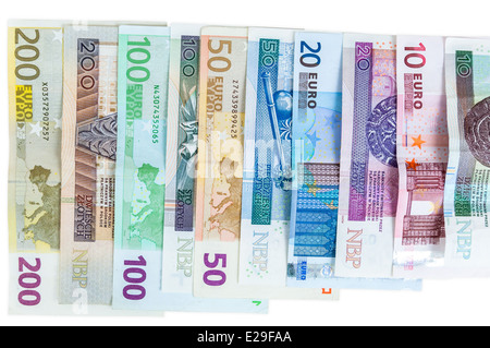 Euro und neue polnische Zloty Banknoten isoliert auf weißem Hintergrund mit Beschneidungspfad Stockfoto