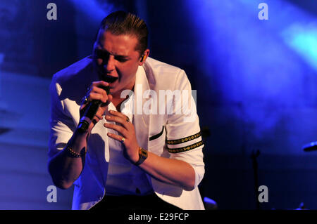 Barcelona, Spanien. 16. Juni 2014. John Newman die junge britische Sängerin führt im Konzert während der 2014 Festival Jardins Pedralbes in Barcelona, an seinem Geburtstag. Bildnachweis: Fototext/Alamy Live-Nachrichten Stockfoto