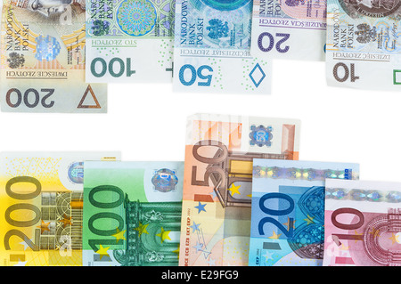 Euro und neue polnische Zloty Banknoten isoliert auf weißem Hintergrund mit Beschneidungspfad Stockfoto