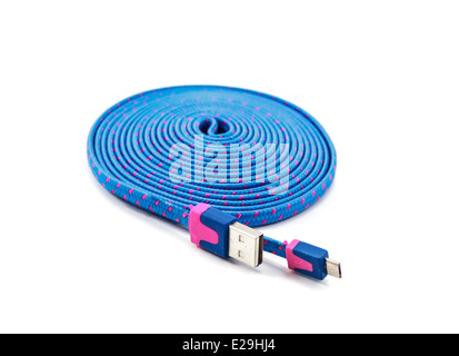 USB-Kabel isoliert auf weißem Hintergrund. Stockfoto
