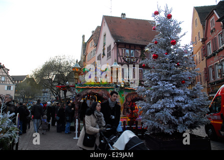 Weihnachtsmarkt von Colmar im Elsass, Frankreich Stockfoto