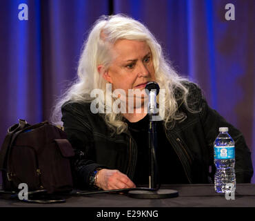 Los Angeles, Kalifornien, USA. 17. Juni 2014. Jefferson Airplane Sängerin GRACE SLICK bespricht ihre Karriere in der Musik und Malerei im GRAMMY Museum in L.A. Live. Bildnachweis: Brian Cahn/ZUMAPRESS.com/Alamy Live-Nachrichten Stockfoto