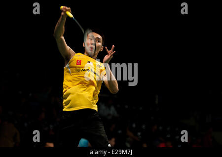 Jakarta, Indonesien. 18. Juni 2014. Lee Chong Wei von Malaysia konkurriert gegen Sony Dwi Kuncoro aus Indonesien in Runde eins der BCA Indonesien Open 2014 im Istora Senayan Jakarta, Indonesien, 18. Juni 2014. Lee gewann 2: 0. © Veri Sanovri/Xinhua/Alamy Live-Nachrichten Stockfoto