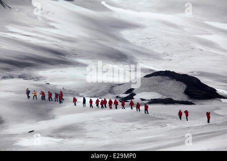 Antarktis Kreuzfahrt auf Boreal Schiff, Süd-Shetland-Inseln, Deception Island, Vulkankrater, Wandern von Bailey Kopf bis Stockfoto