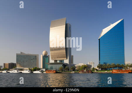 Vereinigte Arabische Emirate, Emirat Dubai, Dubai, modernes Gebäude der National Bank of Dubai Canadien Architekten Carlos Ott und Stockfoto