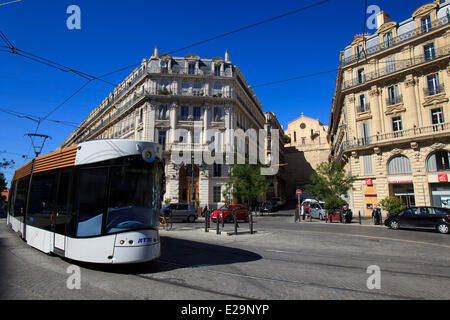 Frankreich, Marseille, Bouches-du-Rhône, Kulturhauptstadt Europas 2013, Place Sadi Carnot, Republic Street, Straßenbahn Stockfoto