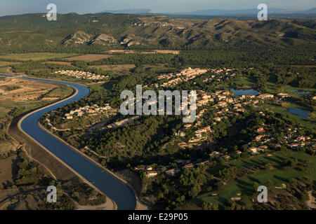 Frankreich, Bouches-du-Rhône, Mallemort, Fläche von Pont Royal in der Provence und den Kanal EEF (Luftbild) Stockfoto