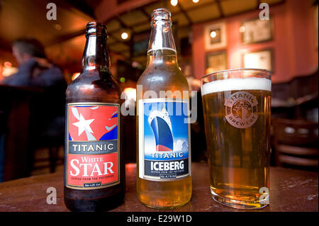 Großbritannien, Nordirland, Belfast Titanic Biere specialy wurden zum 100. Jahrestag des Untergangs der gebraut Stockfoto