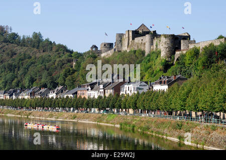 Belgien, Wallonie, Bouillon, Schloss mit Blick auf die Stadt Stockfoto