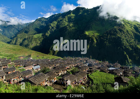 Bagmati Zone, Rasuwa Distrikt, Trisuli-Tal, Nepal, Gatlang, Tamang Heritage Trail, allgemeine Aussicht auf das Dorf Stockfoto