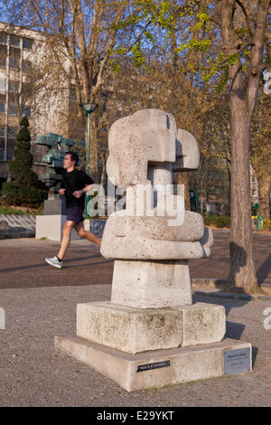 Skulpturen Sie Frankreich, Paris, Quai Saint-Bernard, der Garten Tino Rossi, unter freiem Himmel Stockfoto