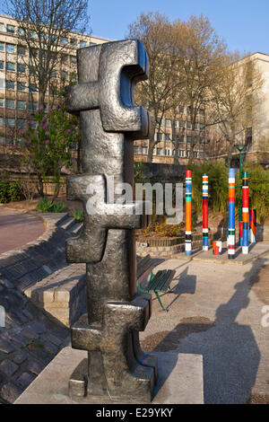 Skulpturen Sie Frankreich, Paris, Quai Saint-Bernard, der Garten Tino Rossi, unter freiem Himmel Stockfoto