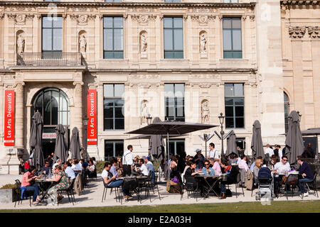 Frankreich, Paris, Carrousel Gärten vor dem Louvre, Restaurant Le Saut du Loup aus dem Museum für Dekorationskünste Stockfoto