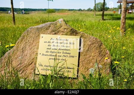 Stresow-Denkmal für die Zwangsumsiedlungen der Schädlinge"Betrieb" im Jahr 1952. Sachsen Anhalt, Deutschland Stockfoto