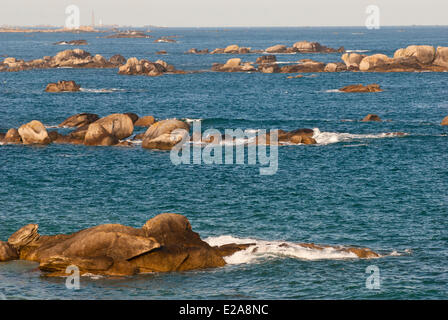 Frankreich, Finistere, Pays Pagan, Kerlouan, Meneham Strand, Felsenküste Stockfoto