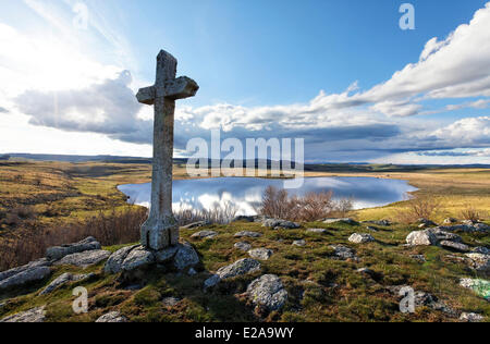 Frankreich, Lozere, Hochebene von Aubrac, kreuzen sich am See St. Andeol auf der Route von Compostela Stockfoto